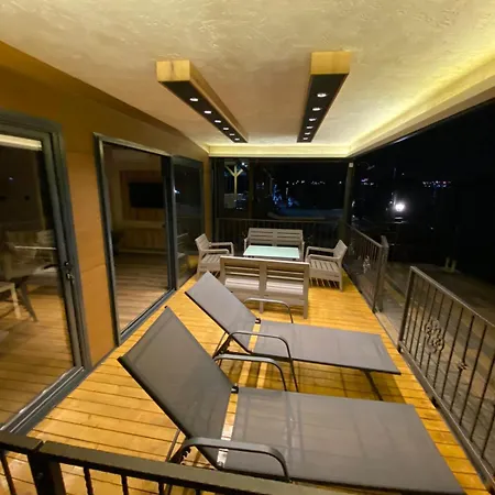 Santa Barbara River Apartment