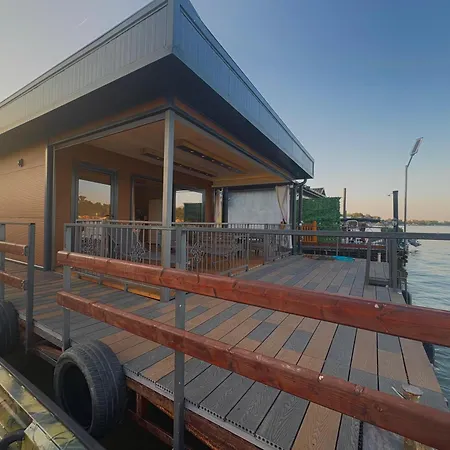 Santa Barbara River Apartment
