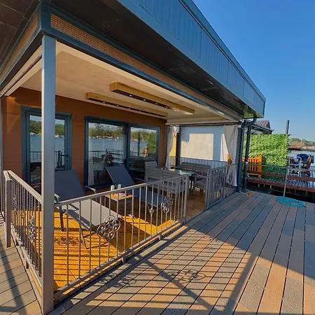 アパート Santa Barbara River ベオグラード